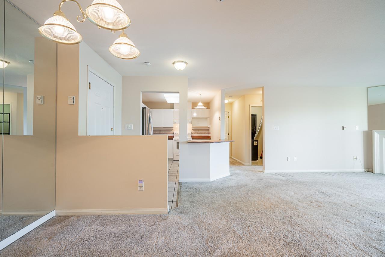 Photo 11 of 401 15130 29 A Avenue, Surrey BC