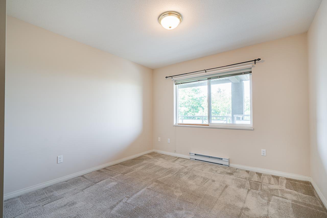 Photo 20 of 401 15130 29 A Avenue, Surrey BC