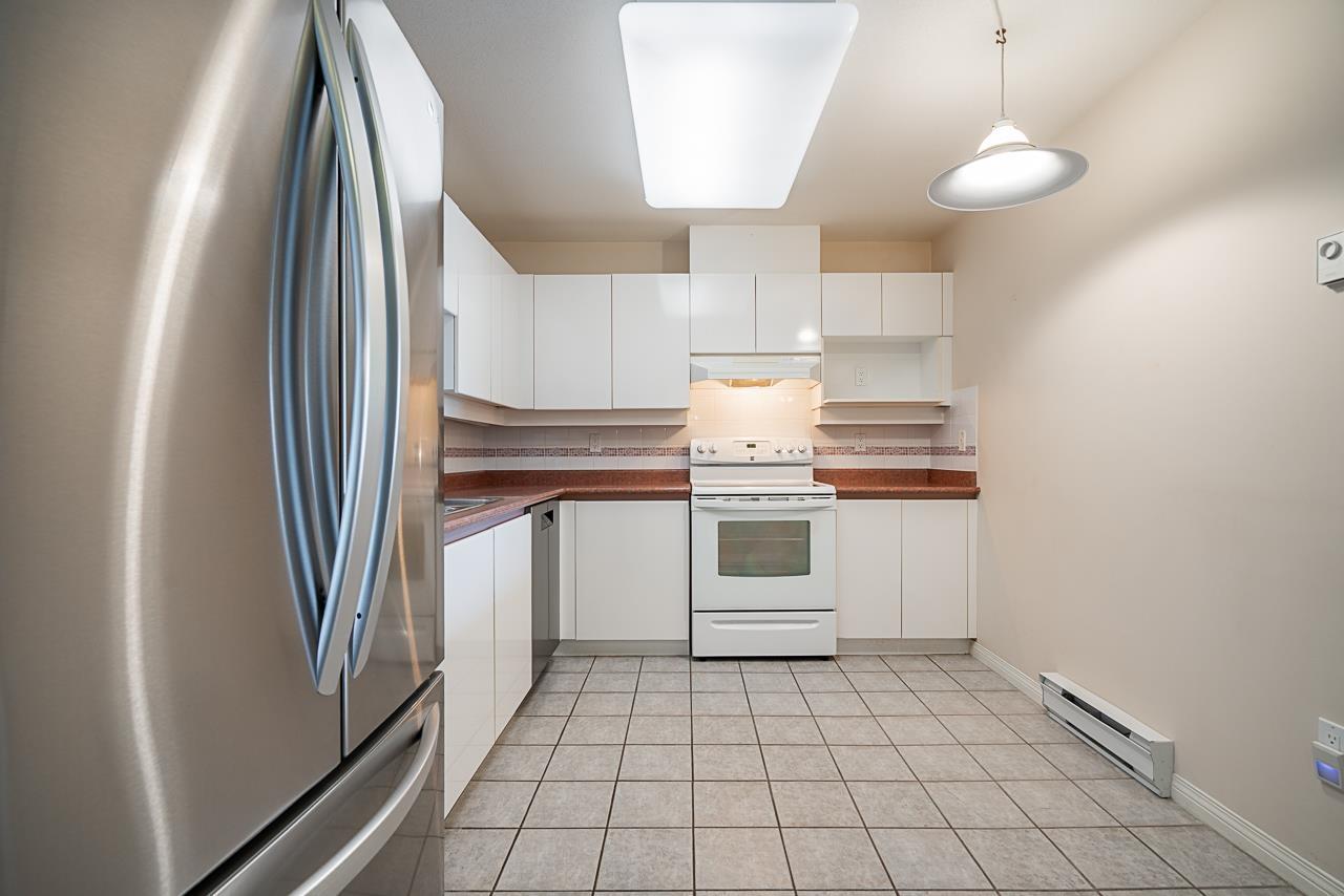 Photo 7 of 401 15130 29 A Avenue, Surrey BC