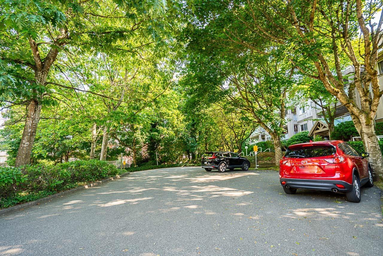 Photo 36 of 401 15130 29 A Avenue, Surrey BC