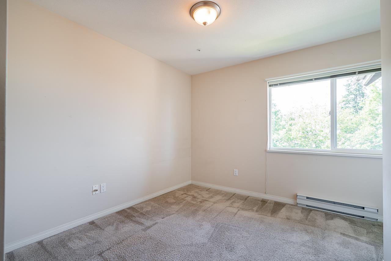 Photo 19 of 401 15130 29 A Avenue, Surrey BC