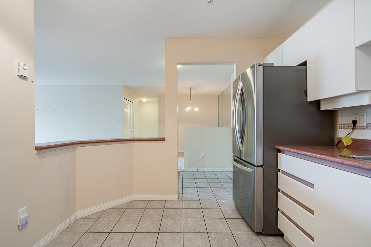 Photo 8 of 401 15130 29 A Avenue, Surrey BC
