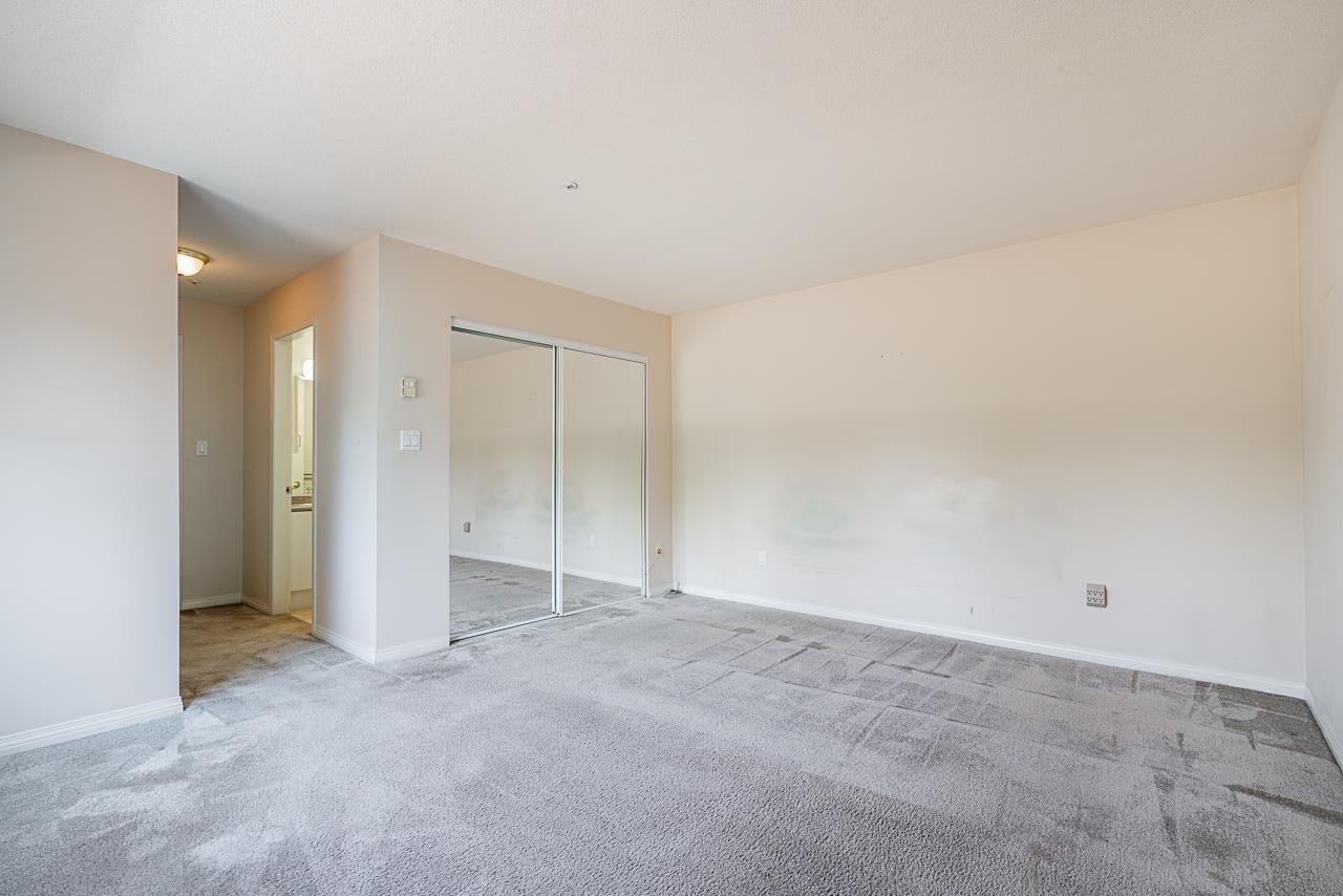 Photo 16 of 401 15130 29 A Avenue, Surrey BC