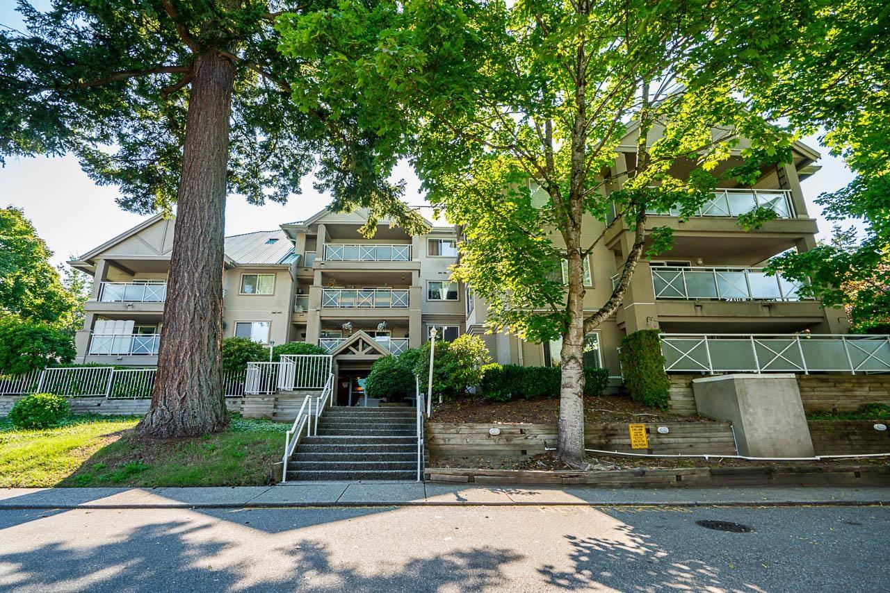 Photo 1 of 401 15130 29 A Avenue, Surrey BC