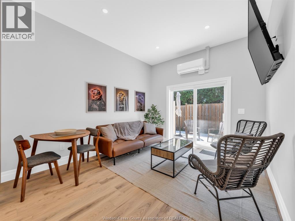 Photo 2 of 675 Bedford Unit B, Windsor ON