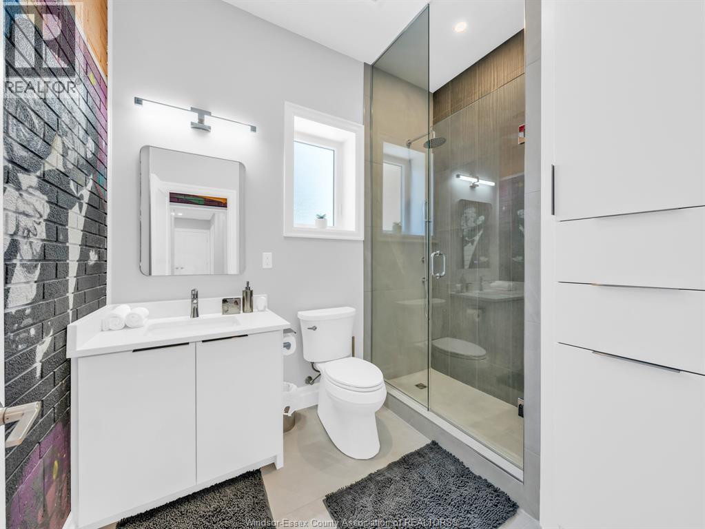 Photo 8 of 675 Bedford Unit B, Windsor ON
