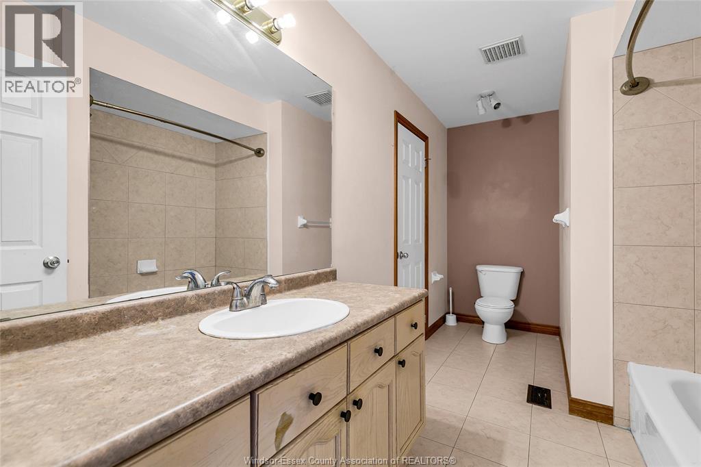 Photo 16 of 854 Silverdale Drive, Windsor ON