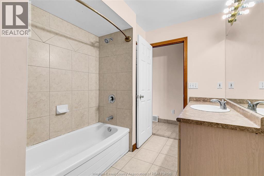 Photo 17 of 854 Silverdale Drive, Windsor ON