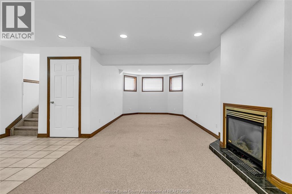 Photo 19 of 854 Silverdale Drive, Windsor ON
