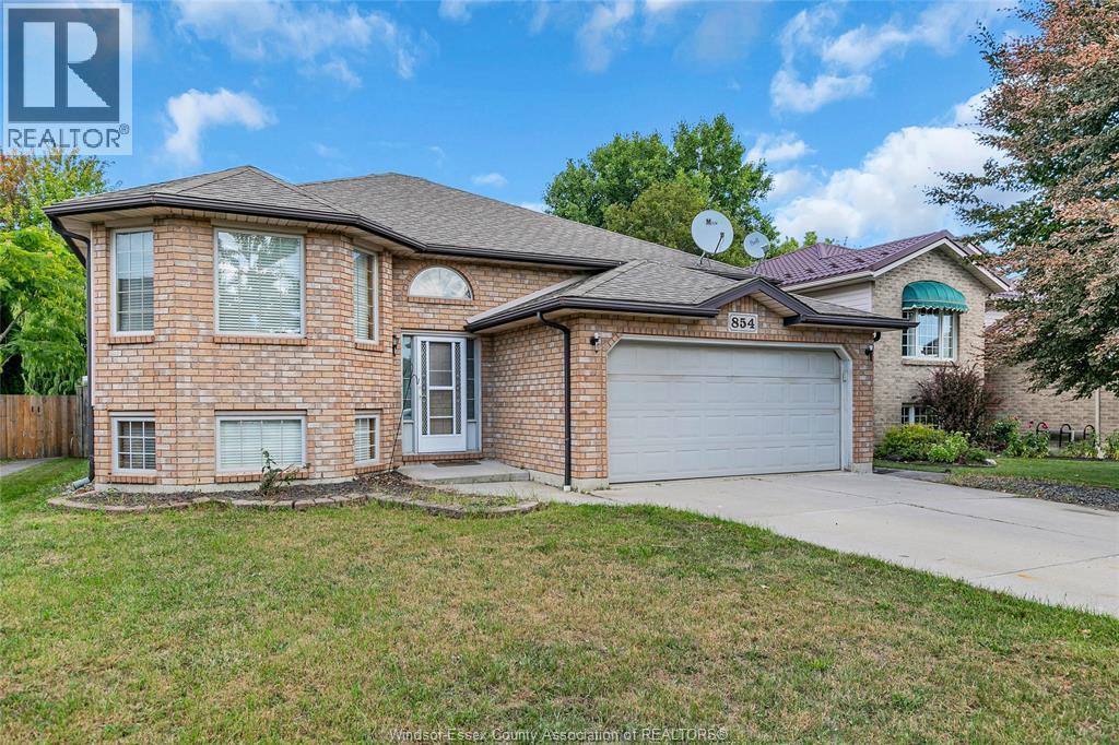 Photo 2 of 854 Silverdale Drive, Windsor ON