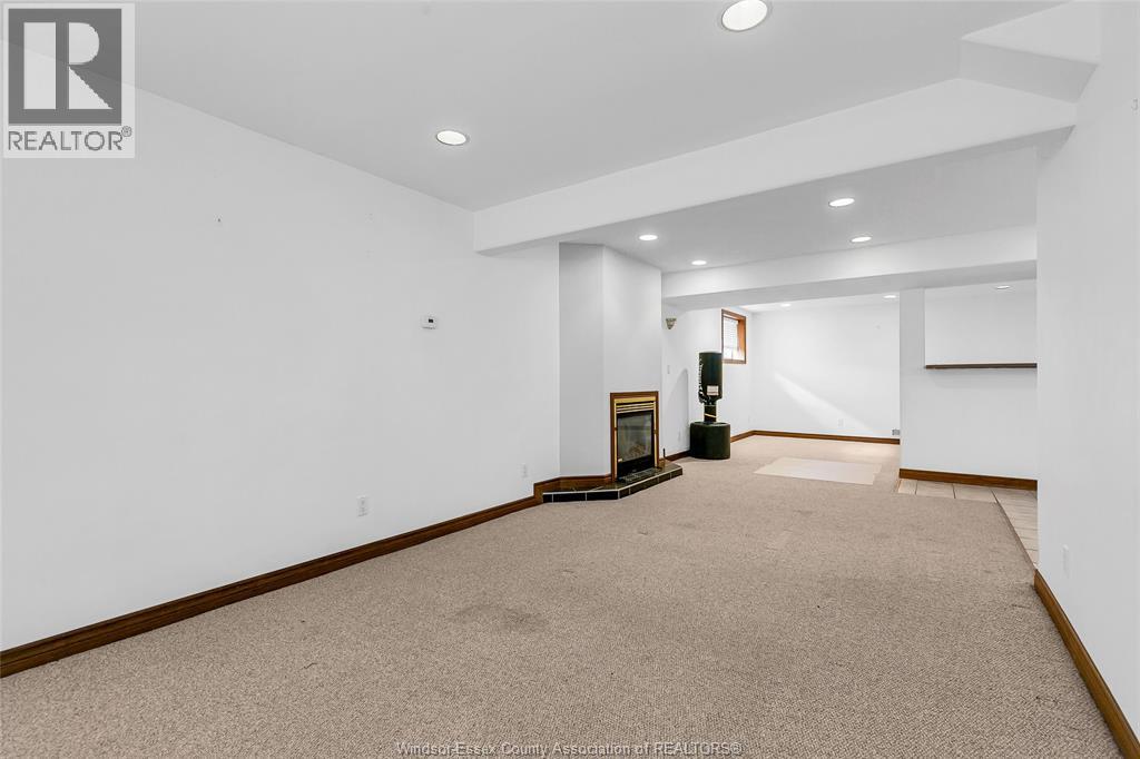 Photo 21 of 854 Silverdale Drive, Windsor ON