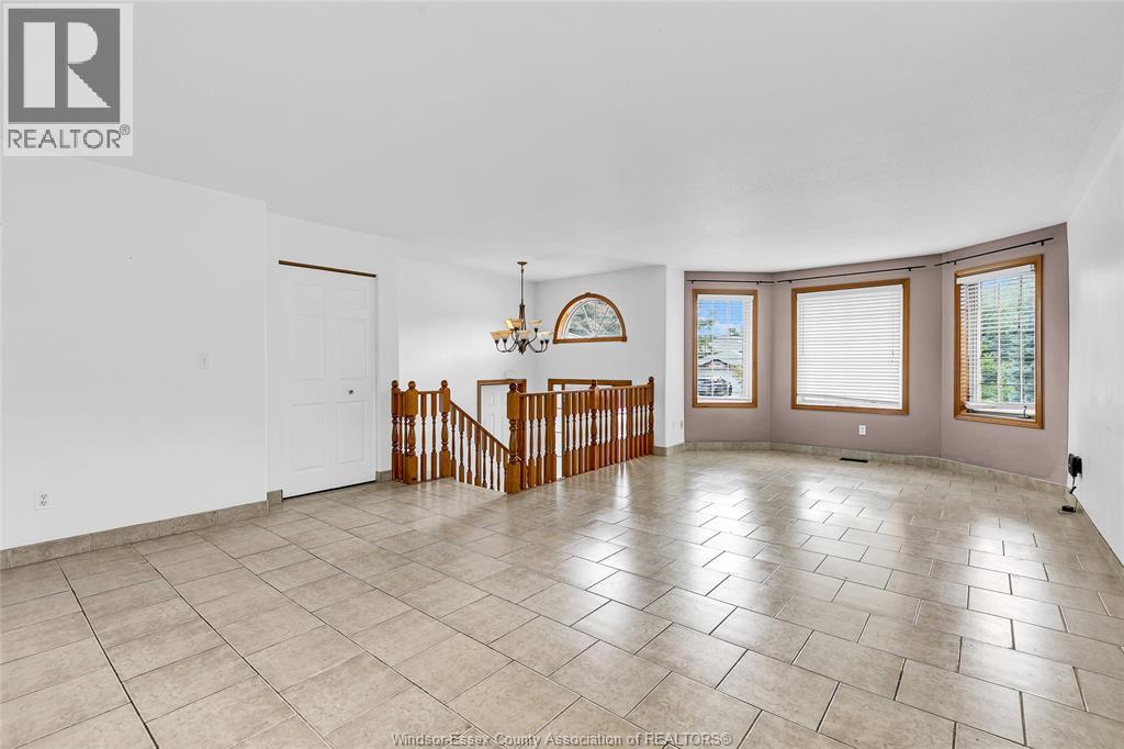 Photo 6 of 854 Silverdale Drive, Windsor ON