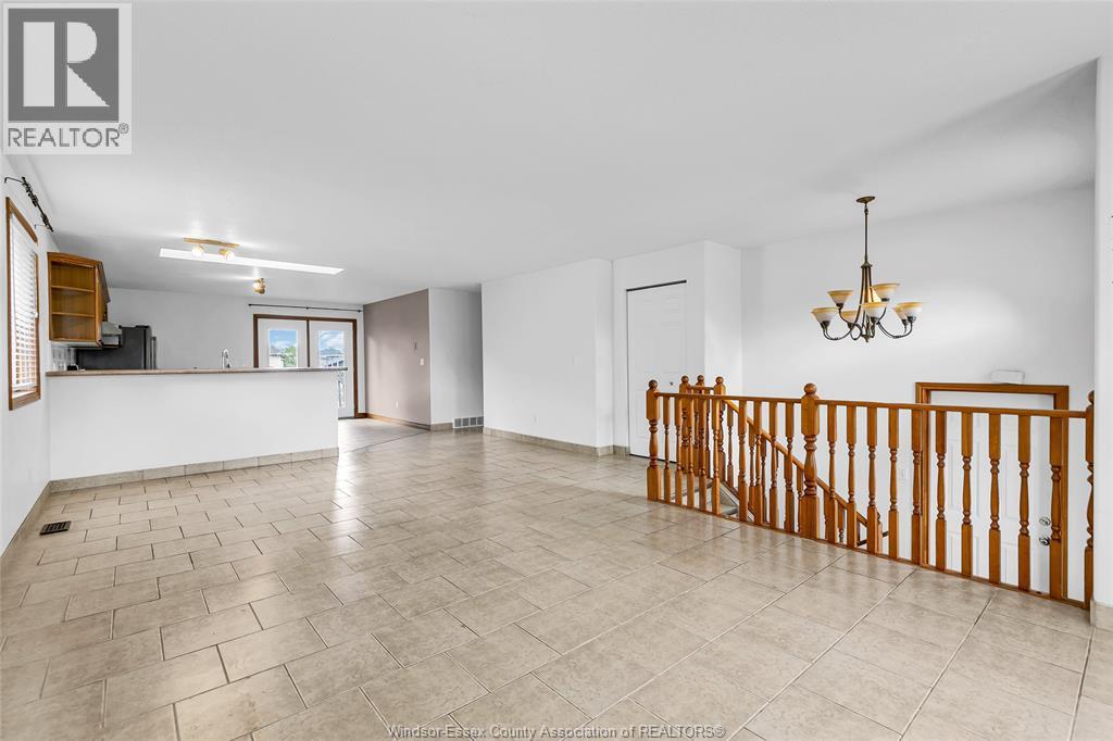 Photo 7 of 854 Silverdale Drive, Windsor ON