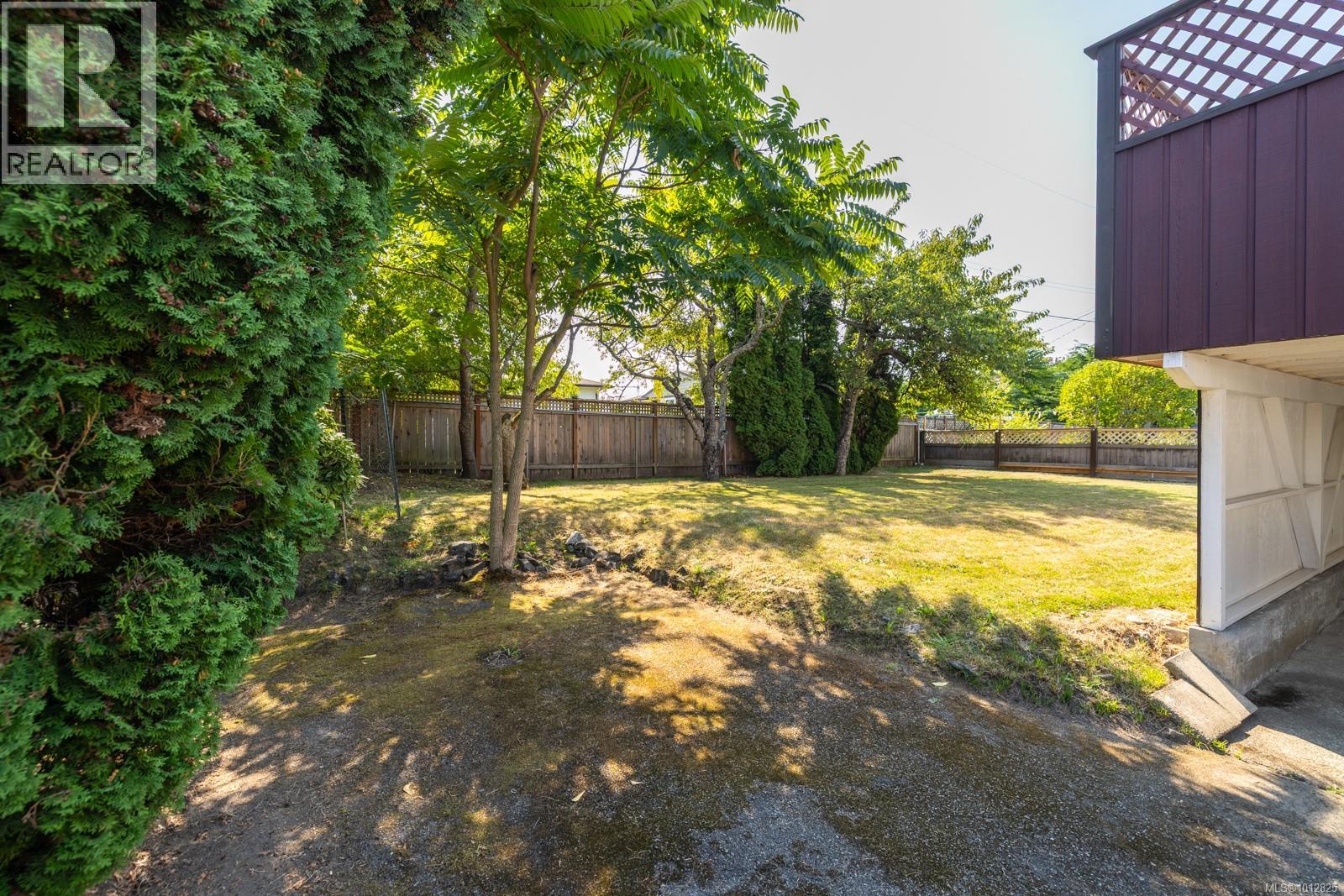 Photo 17 of 1665 Blair Ave, Saanich BC