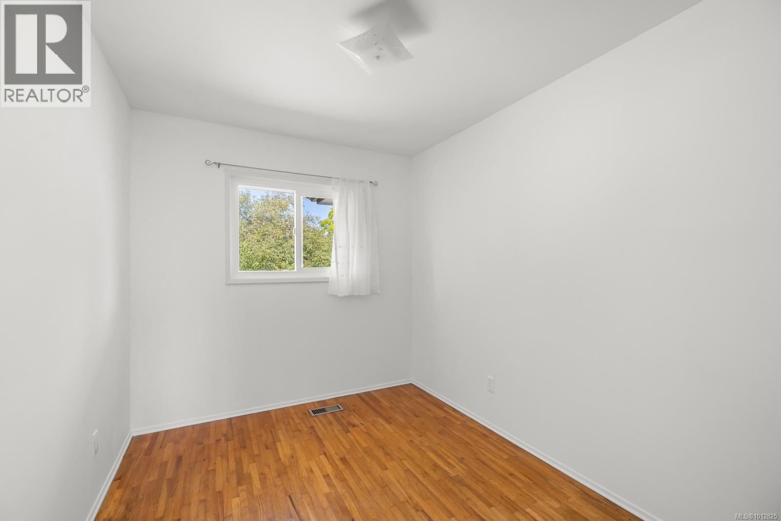 Photo 24 of 1665 Blair Ave, Saanich BC