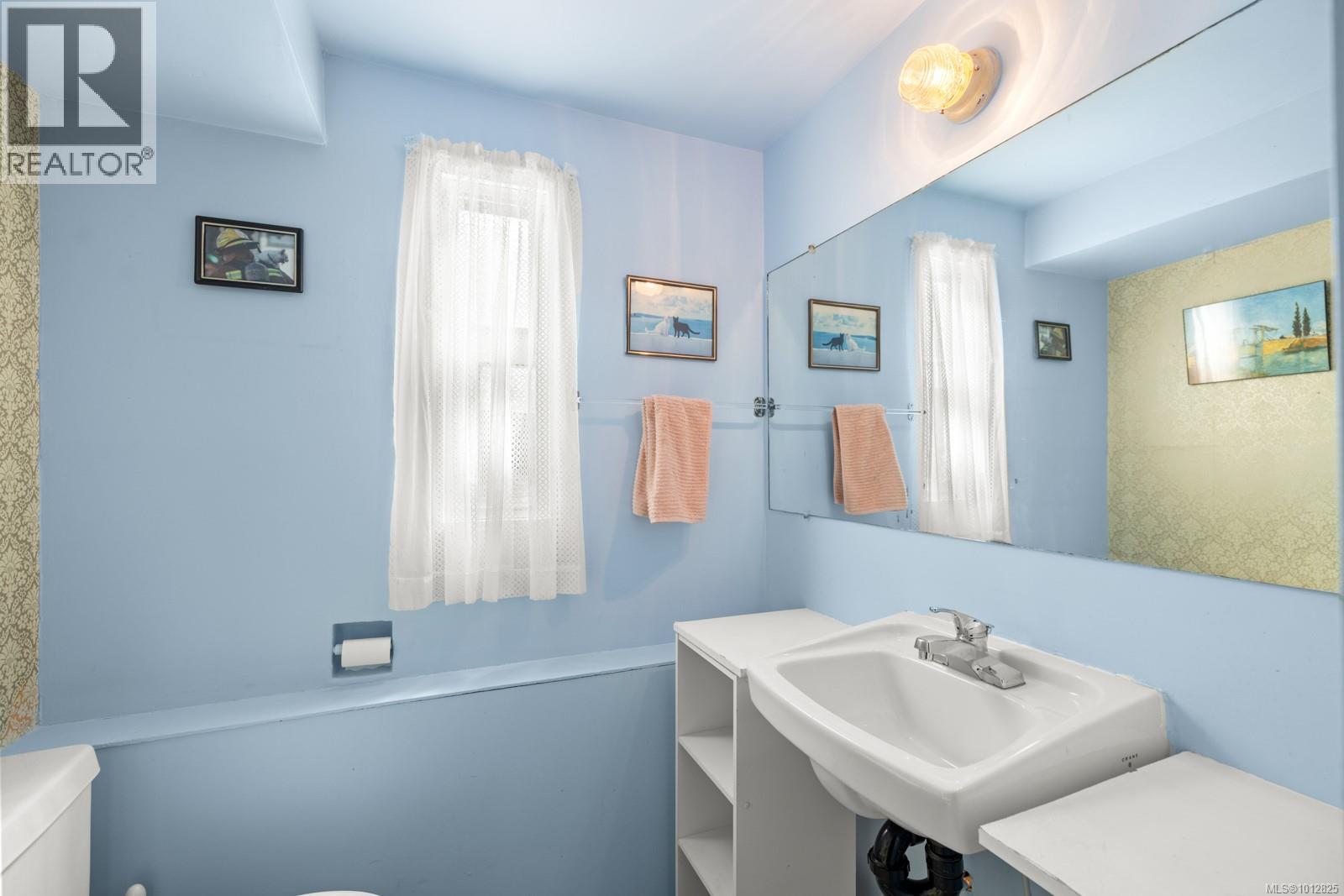 Photo 28 of 1665 Blair Ave, Saanich BC