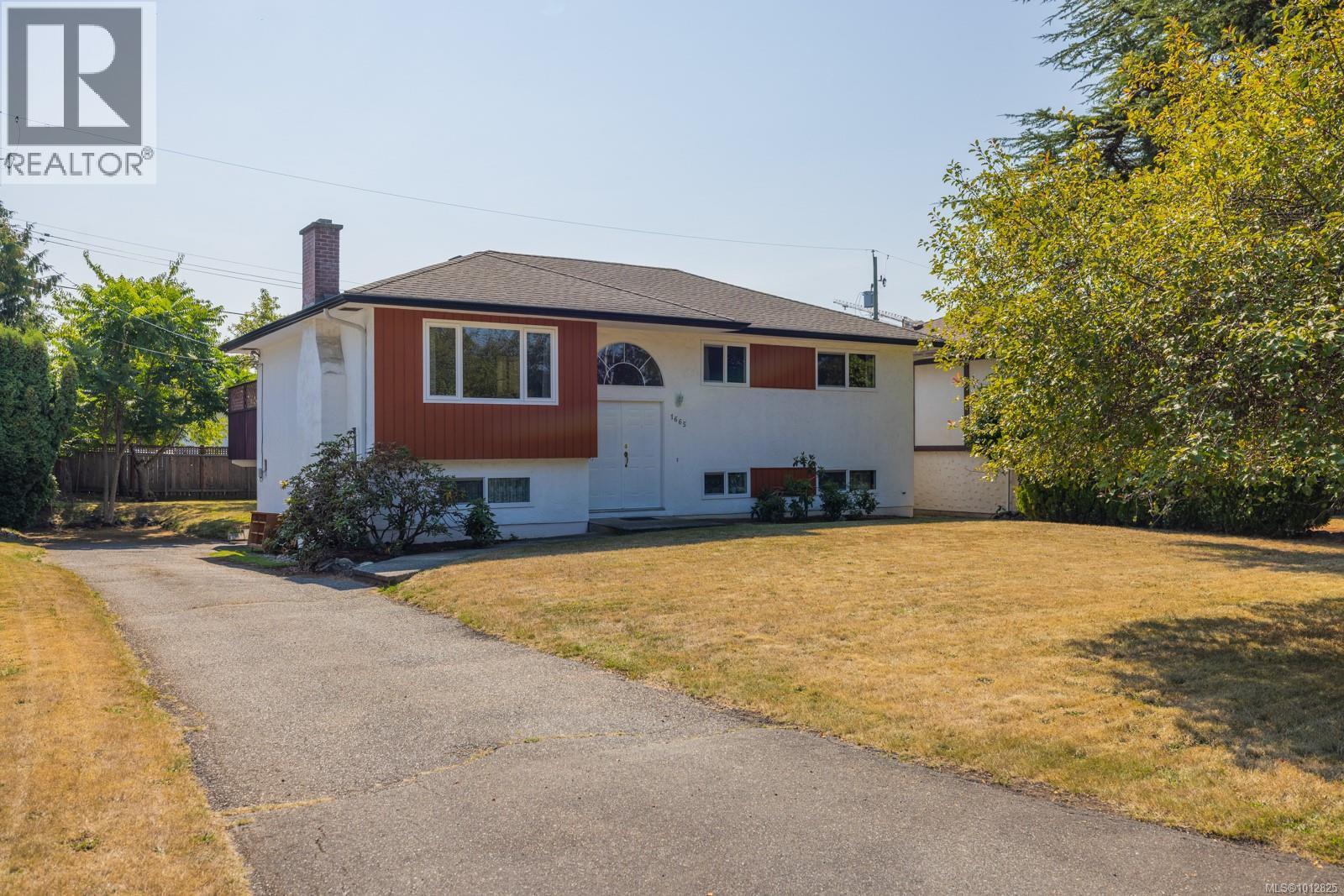 Photo 31 of 1665 Blair Ave, Saanich BC