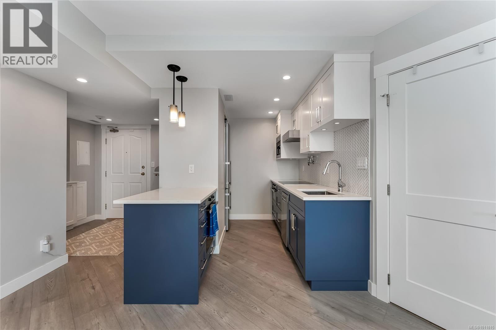 Photo 1 of 804 930 Yates St, Victoria BC