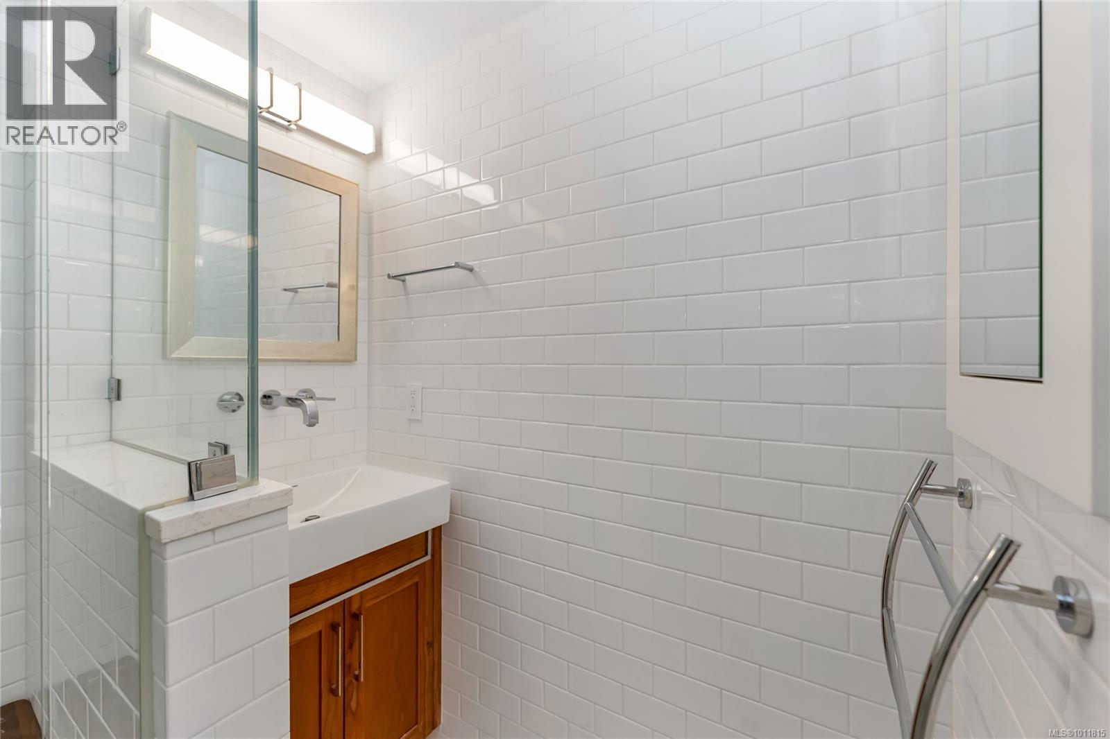 Photo 16 of 804 930 Yates St, Victoria BC