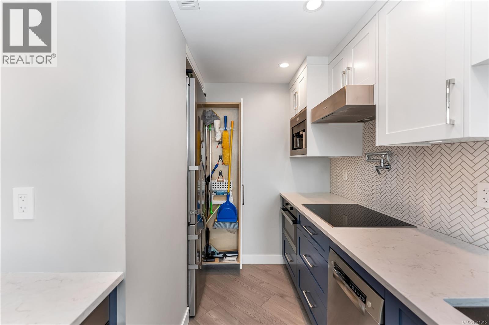 Photo 19 of 804 930 Yates St, Victoria BC
