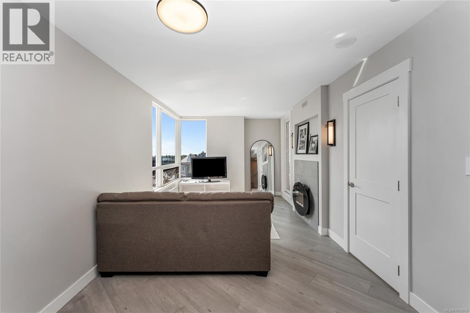 Photo 6 of 804 930 Yates St, Victoria BC