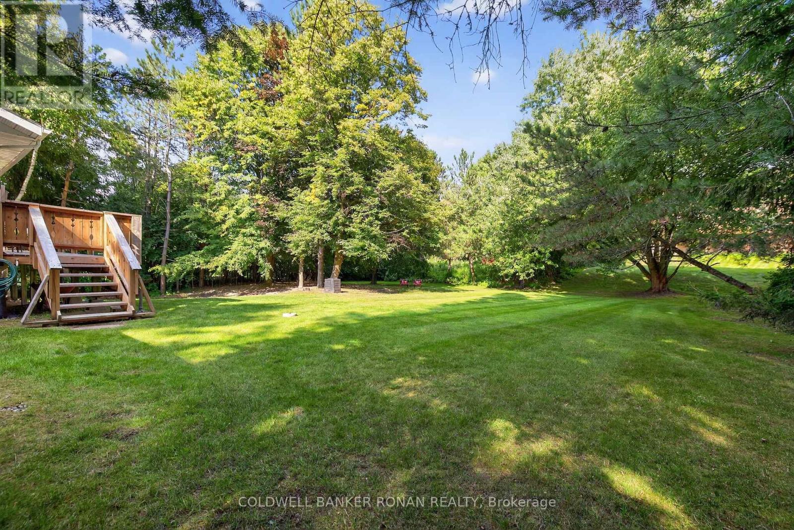 Photo 40 of 116 Armstrong Crescent, King ON