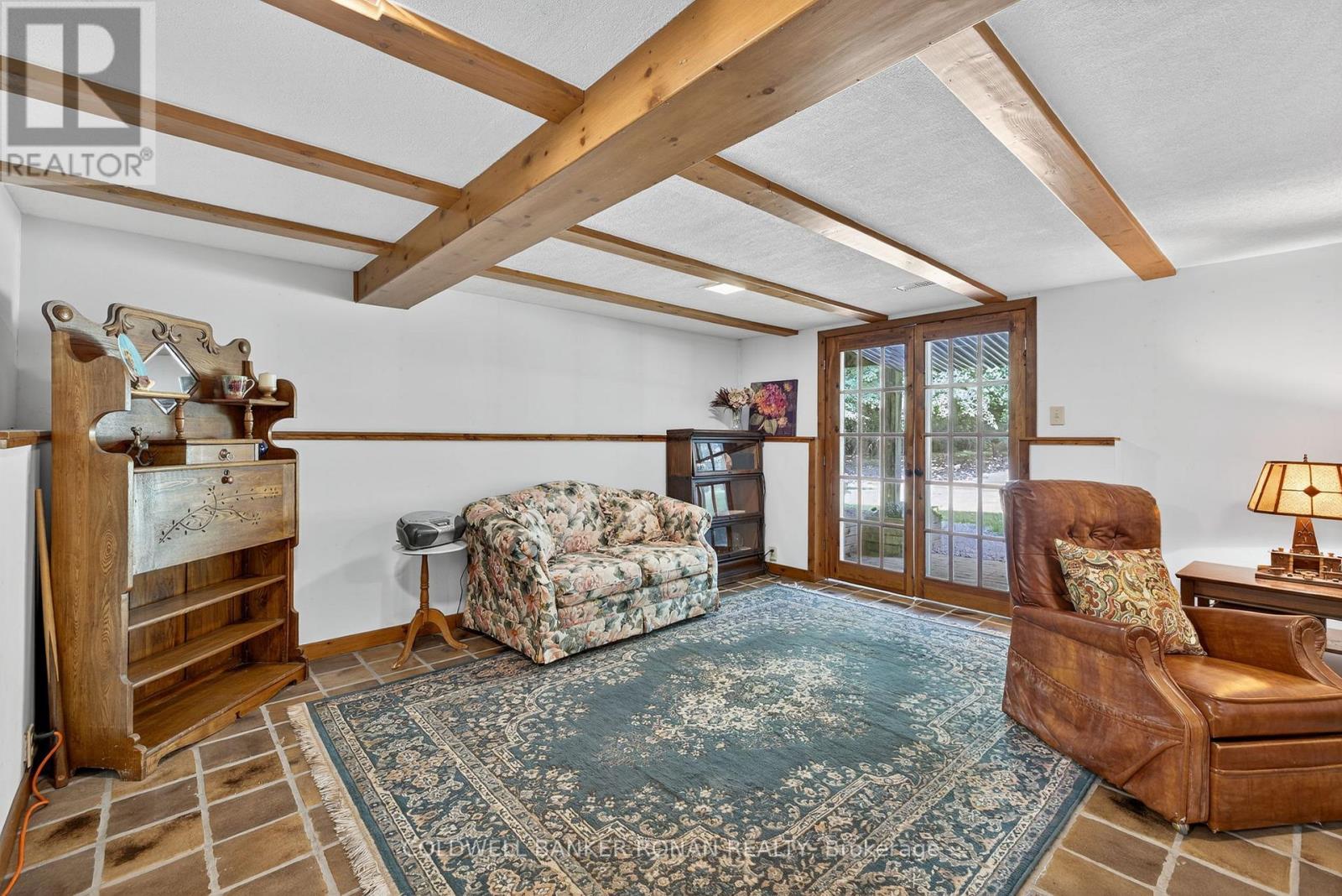 Photo 32 of 116 Armstrong Crescent, King ON