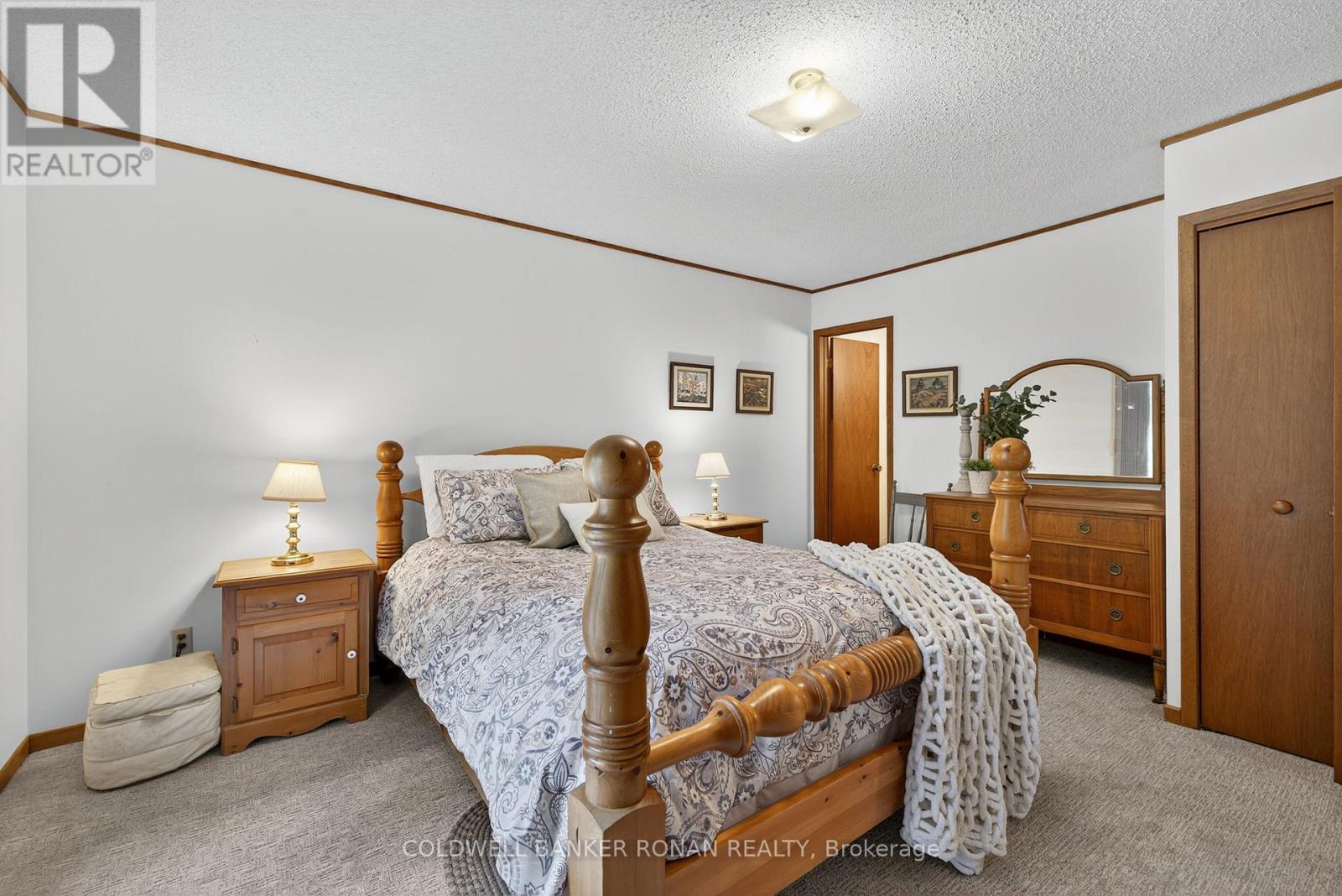 Photo 25 of 116 Armstrong Crescent, King ON