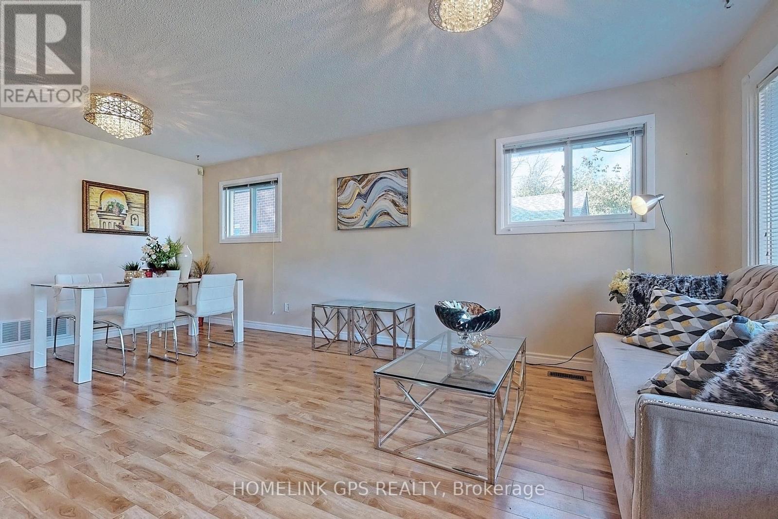 Photo 15 of 267 Elgin Mills Road W, Richmond Hill ON