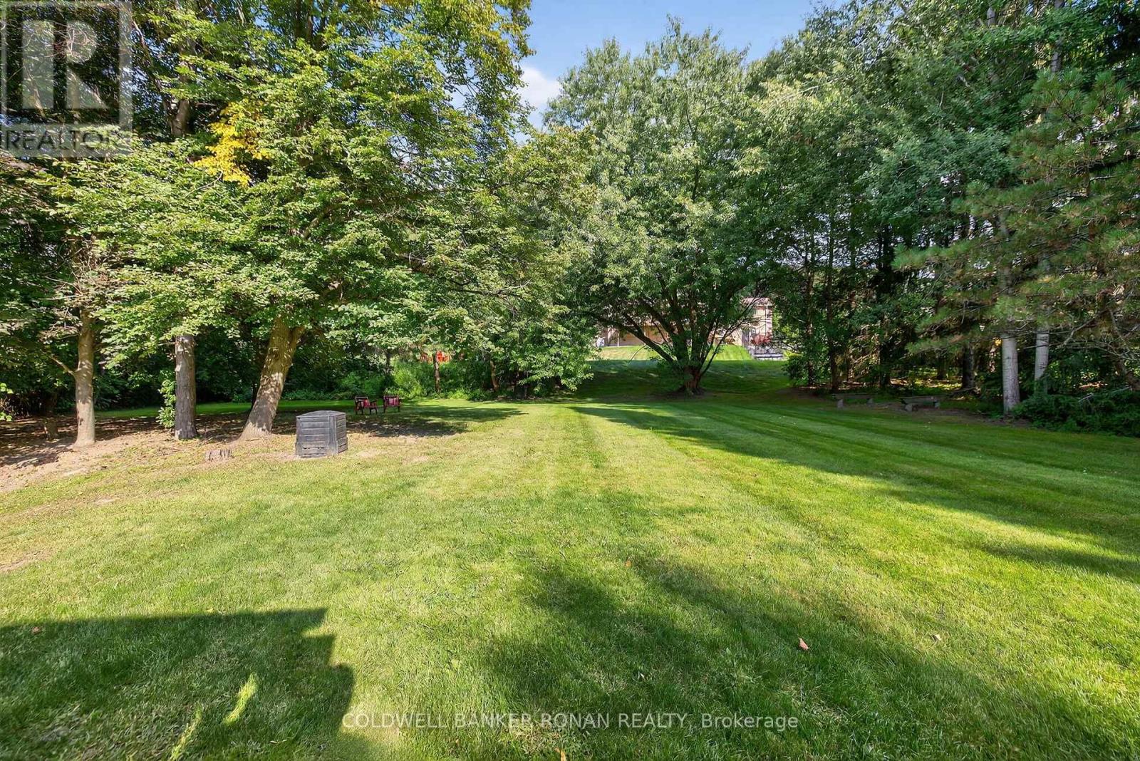 Photo 42 of 116 Armstrong Crescent, King ON