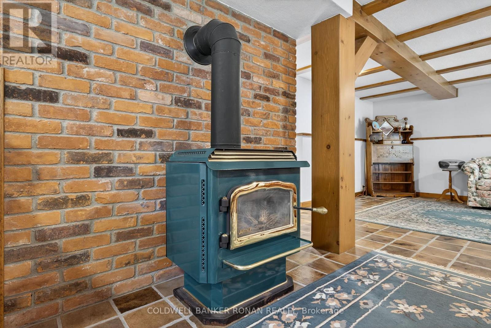 Photo 34 of 116 Armstrong Crescent, King ON