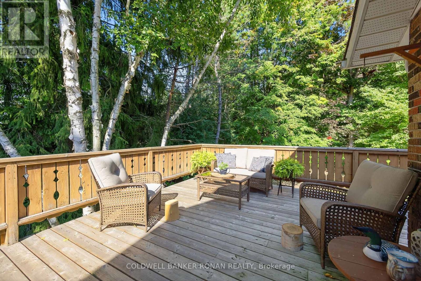 Photo 21 of 116 Armstrong Crescent, King ON