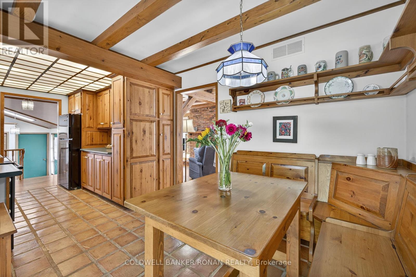 Photo 14 of 116 Armstrong Crescent, King ON