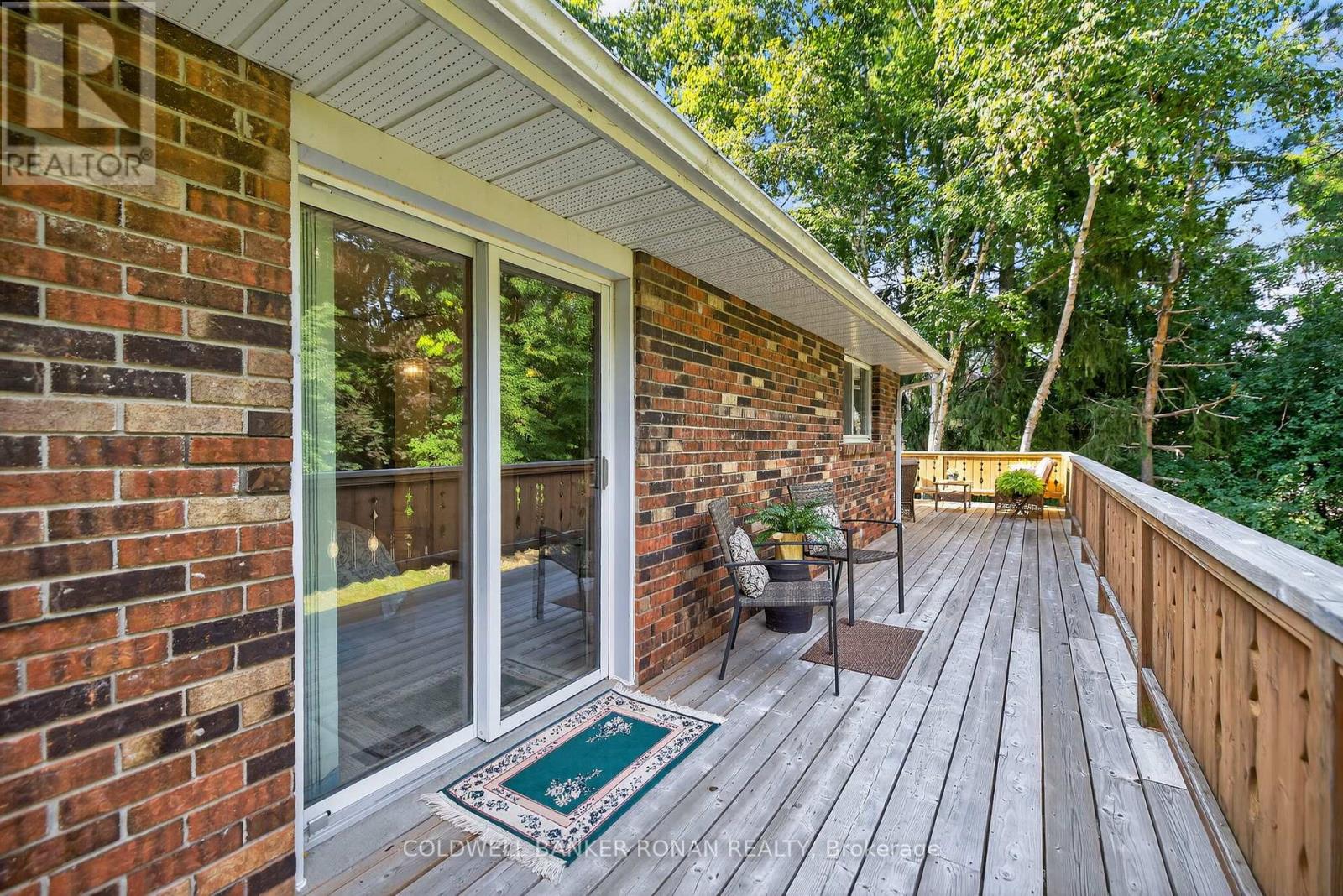 Photo 22 of 116 Armstrong Crescent, King ON