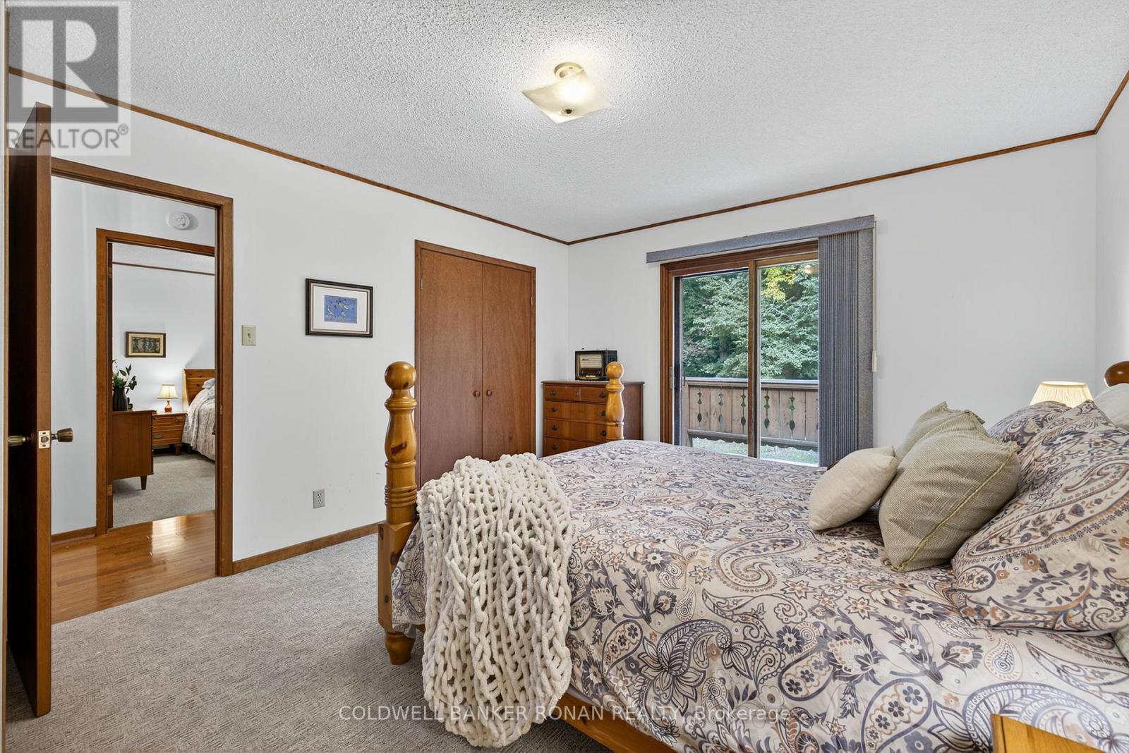 Photo 24 of 116 Armstrong Crescent, King ON