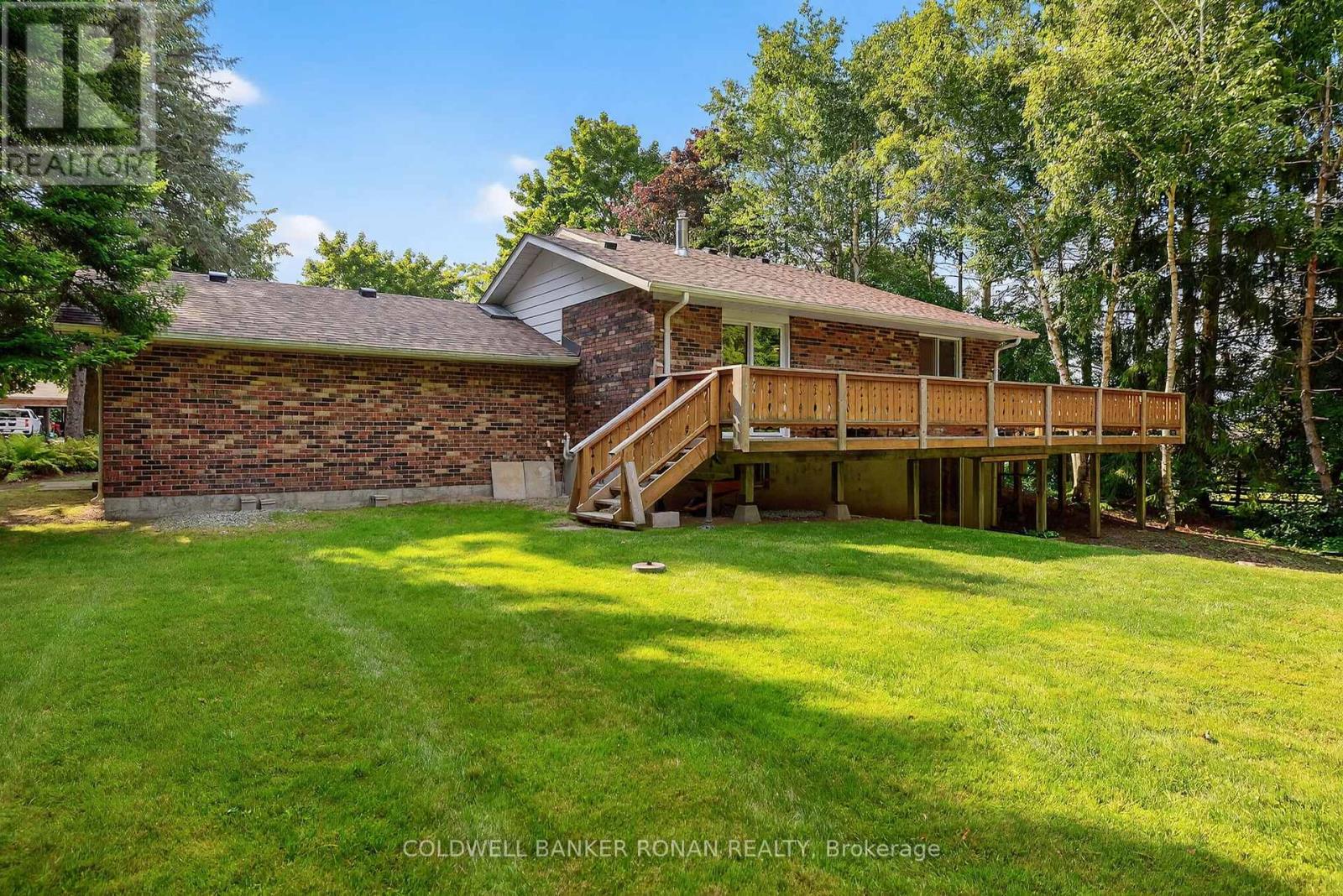 Photo 39 of 116 Armstrong Crescent, King ON