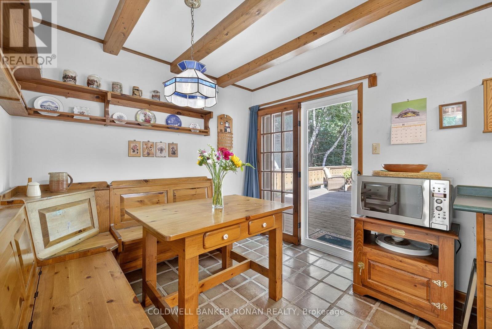 Photo 17 of 116 Armstrong Crescent, King ON