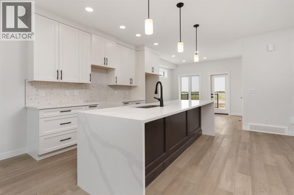 Photo 5 of 6303 26 Avenue, Camrose AB