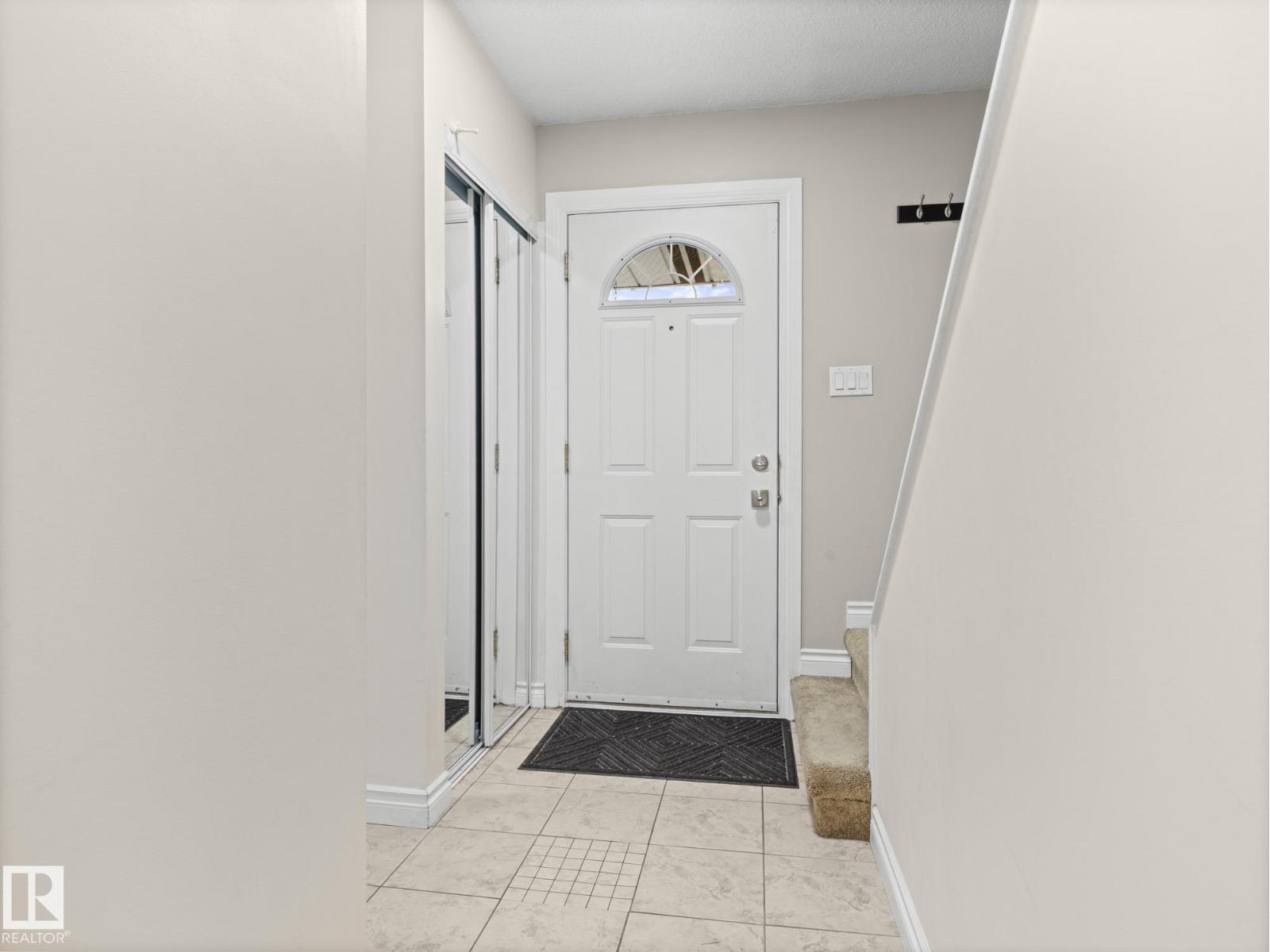 Photo 7 of 20 E Callingwood Co Nw, Edmonton AB