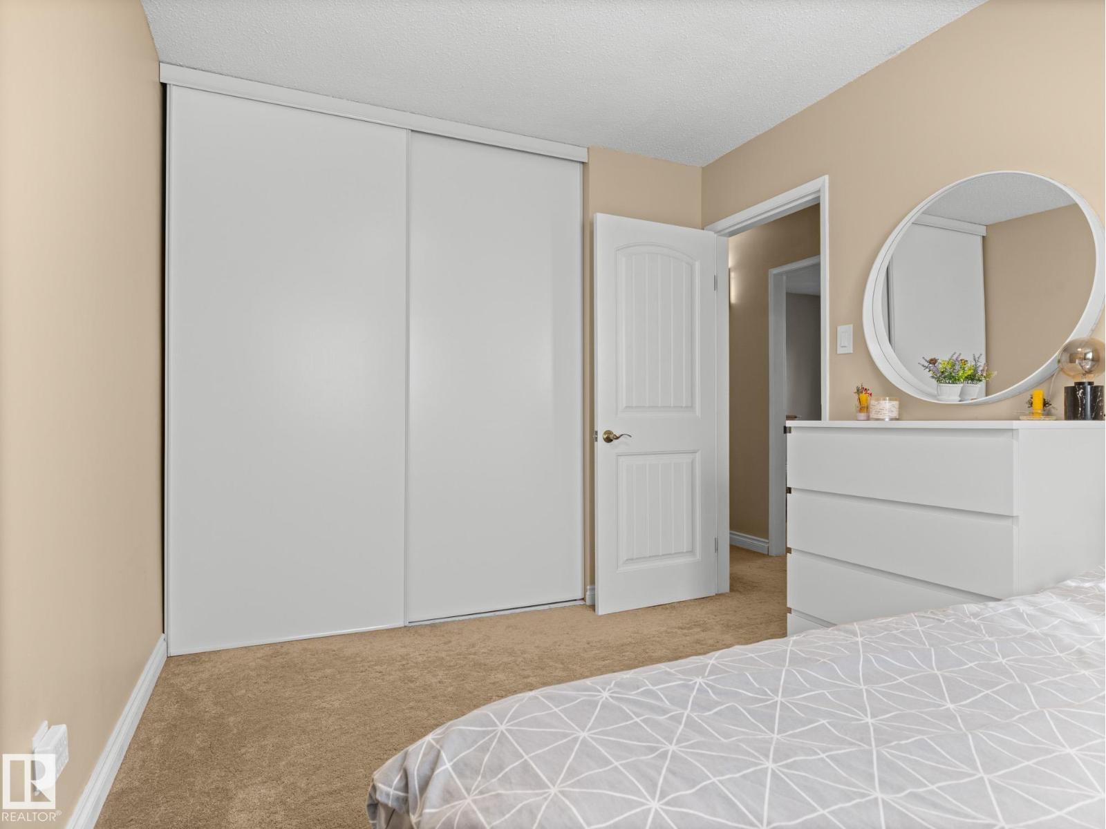 Photo 20 of 20 E Callingwood Co Nw, Edmonton AB