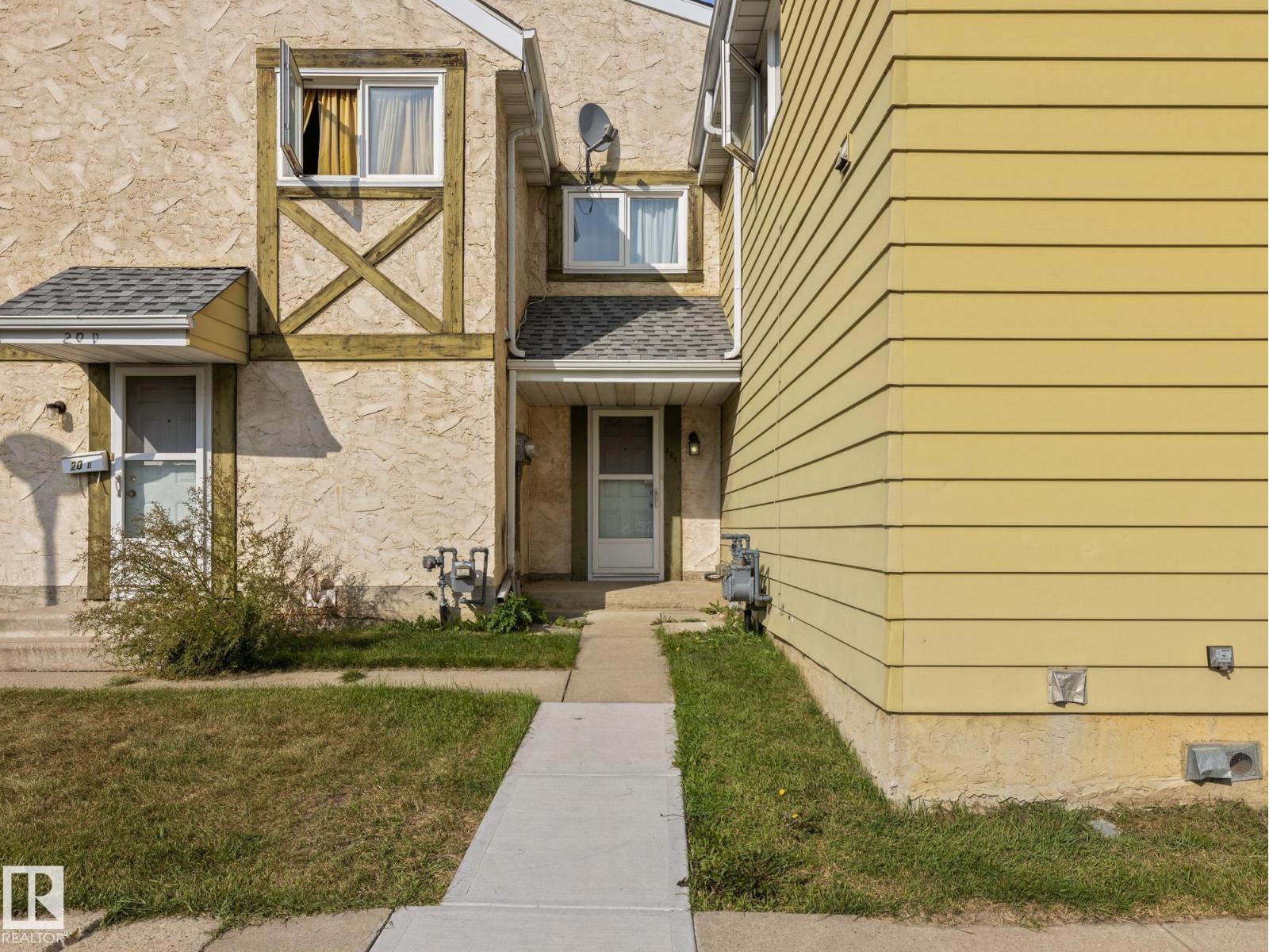 Photo 31 of 20 E Callingwood Co Nw, Edmonton AB