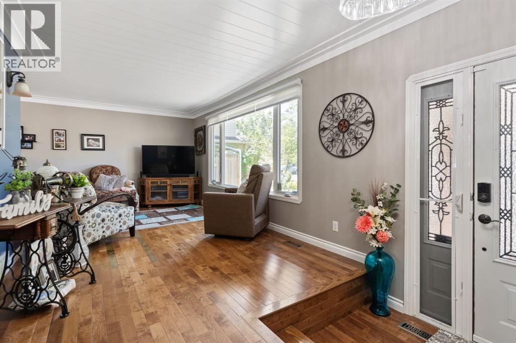 Photo 5 of 4313 66 Street, Camrose AB