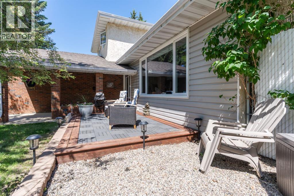 Photo 3 of 4313 66 Street, Camrose AB