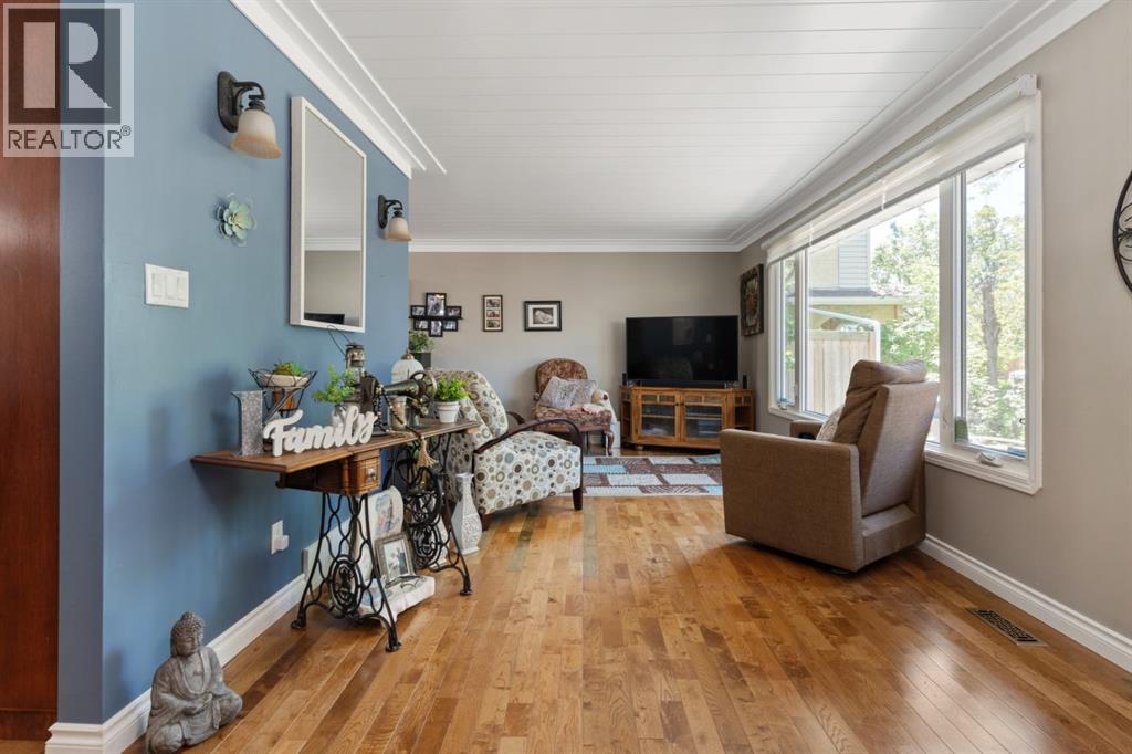 Photo 6 of 4313 66 Street, Camrose AB