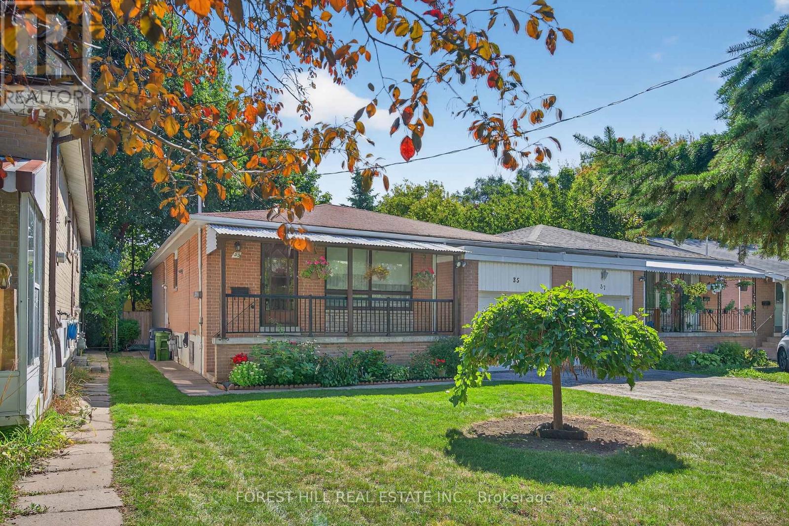 Photo 1 of 35 Regatta Crescent, Toronto ON