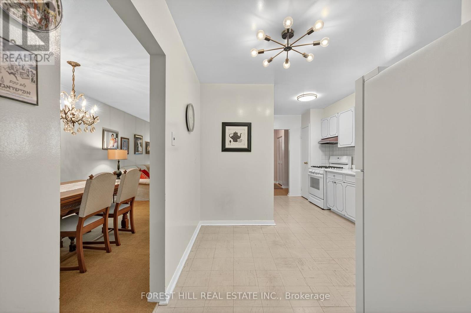 Photo 10 of 35 Regatta Crescent, Toronto ON