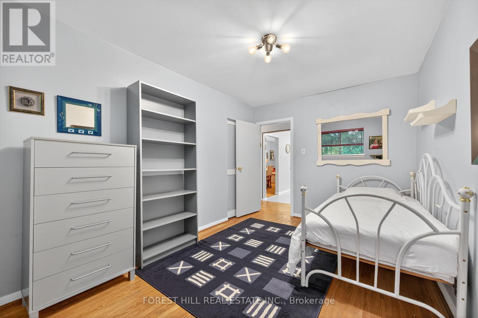 Photo 13 of 35 Regatta Crescent, Toronto ON