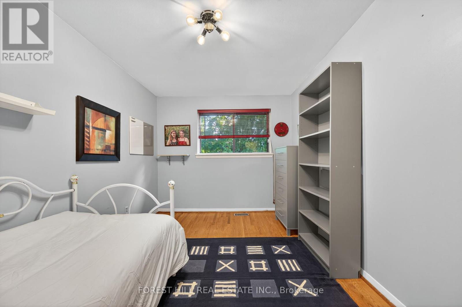 Photo 15 of 35 Regatta Crescent, Toronto ON