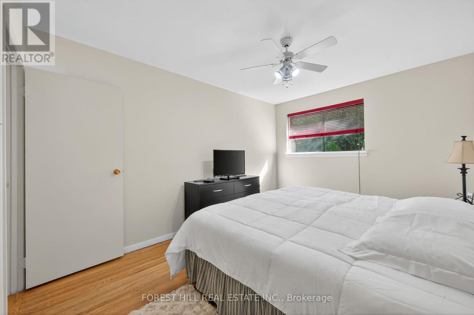 Photo 19 of 35 Regatta Crescent, Toronto ON