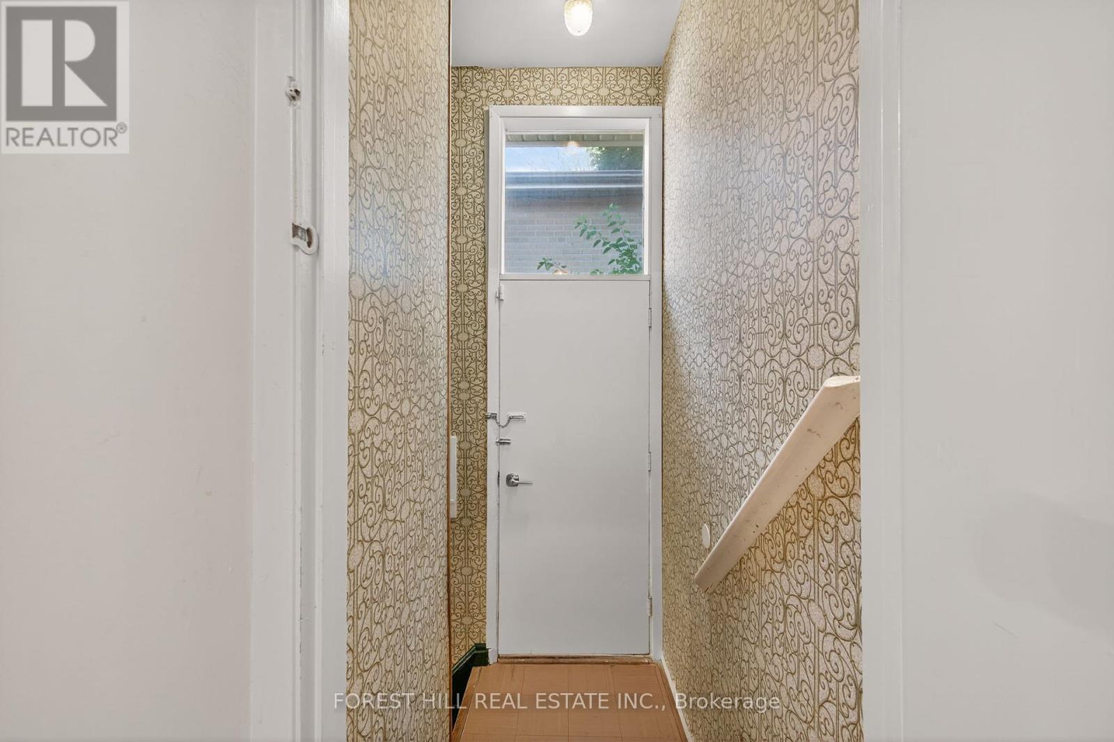 Photo 24 of 35 Regatta Crescent, Toronto ON